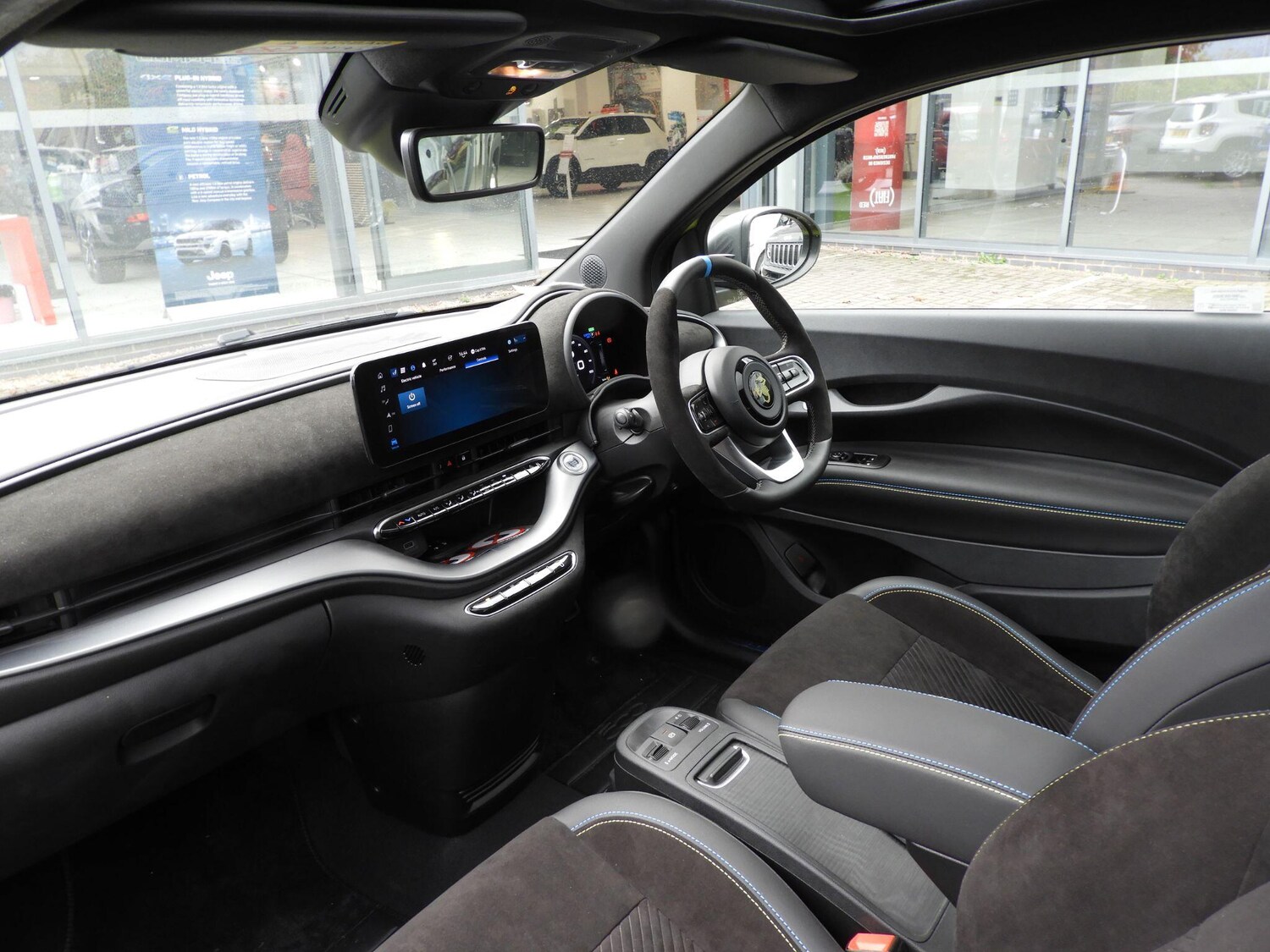 Used Abarth 500 2025 for sale - 76214280: Photo 13