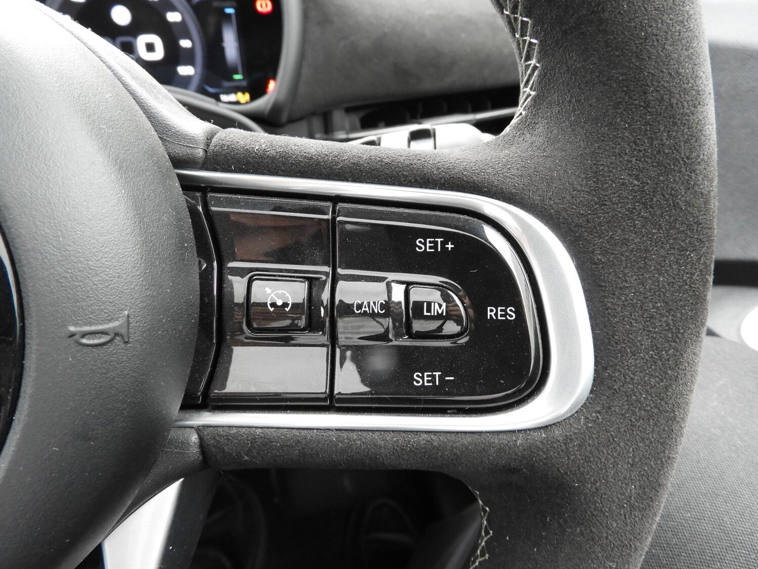 Used Abarth 500 2025 for sale - 76214280: Photo 18