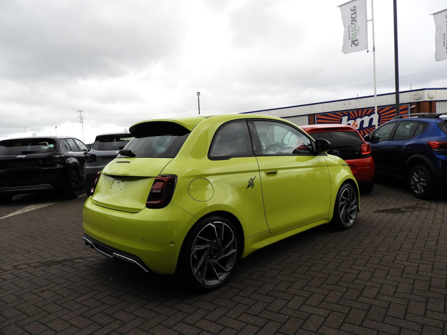Used Abarth 500 2025 for sale - 76214280: Photo 3