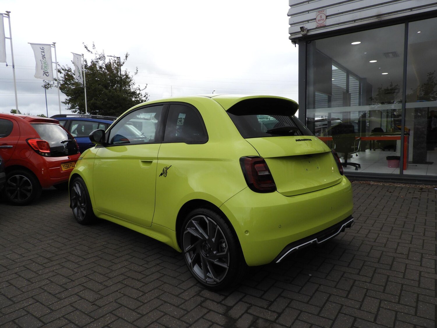 Used Abarth 500 2025 for sale - 76214280: Photo 5