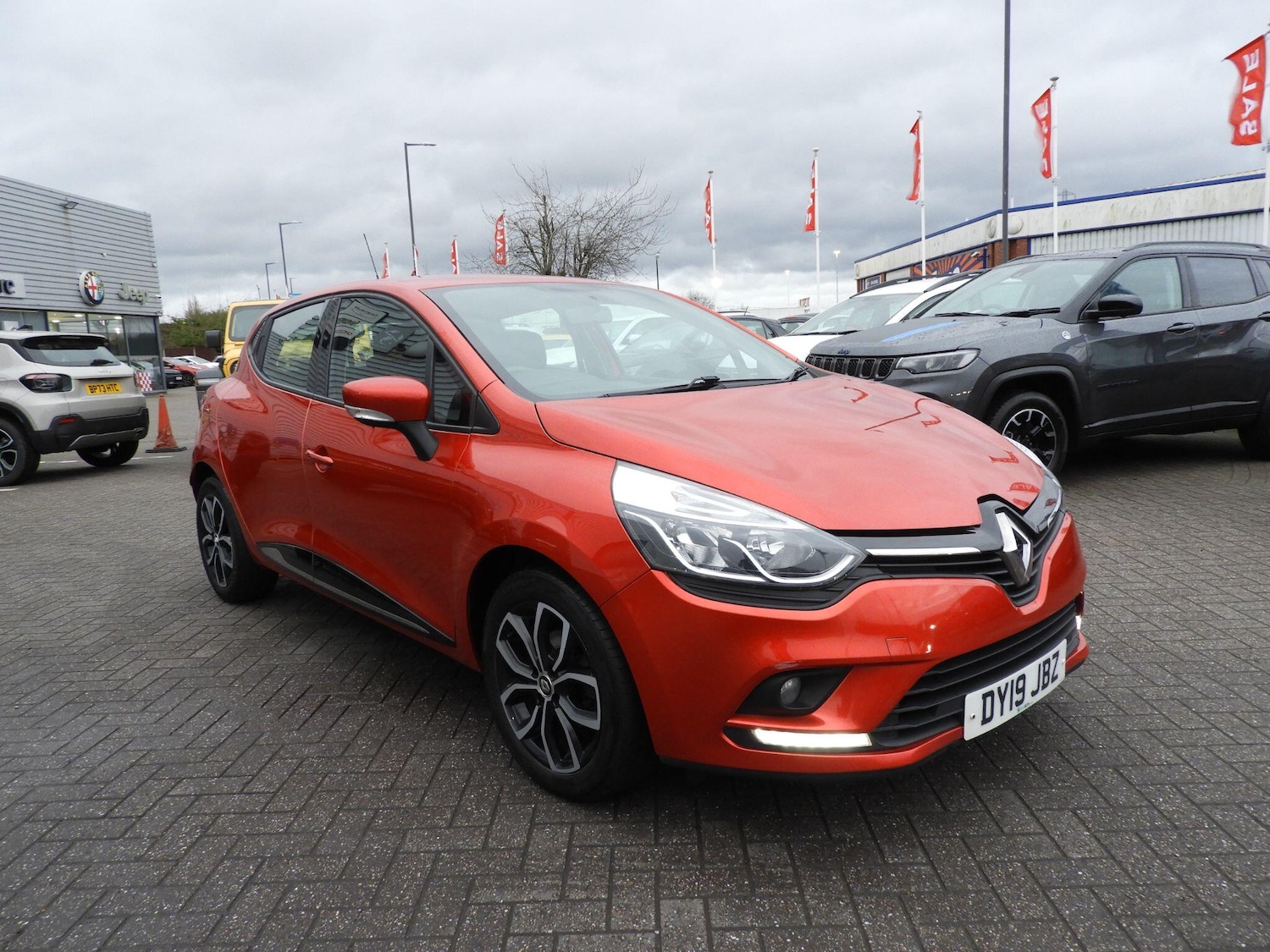 Used Renault Clio for sale - 77683473: Photo 1