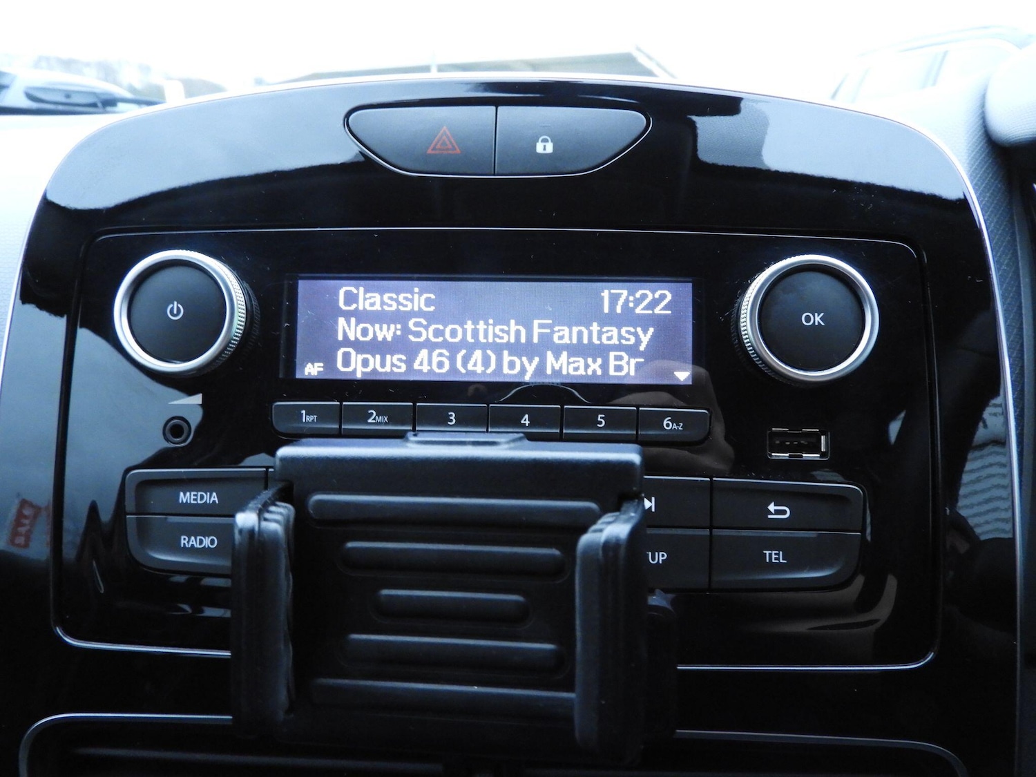 Used Renault Clio for sale - 77683473: Photo 18