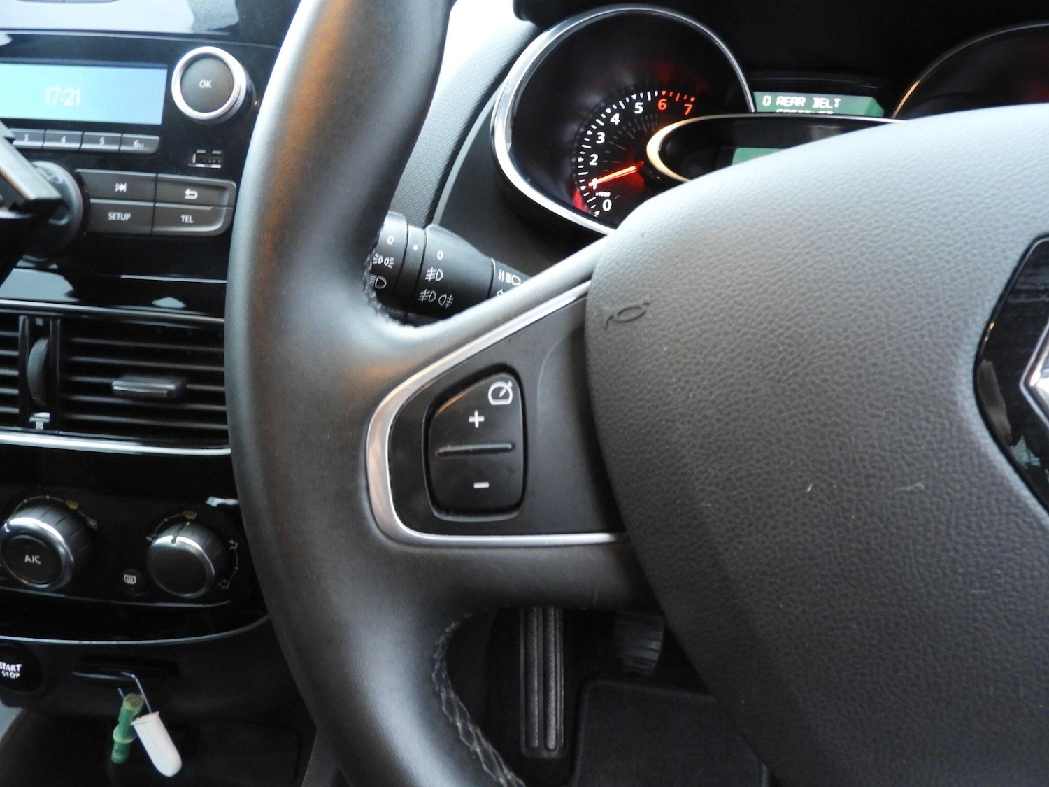 Used Renault Clio for sale - 77683473: Photo 21