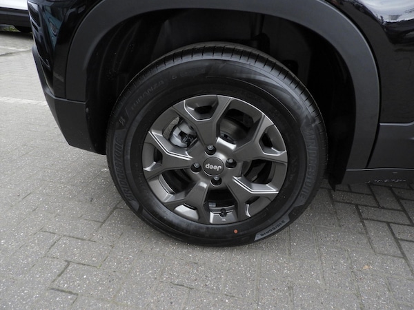 Used Jeep Avenger 2025 for sale - 76227600: Photo 9