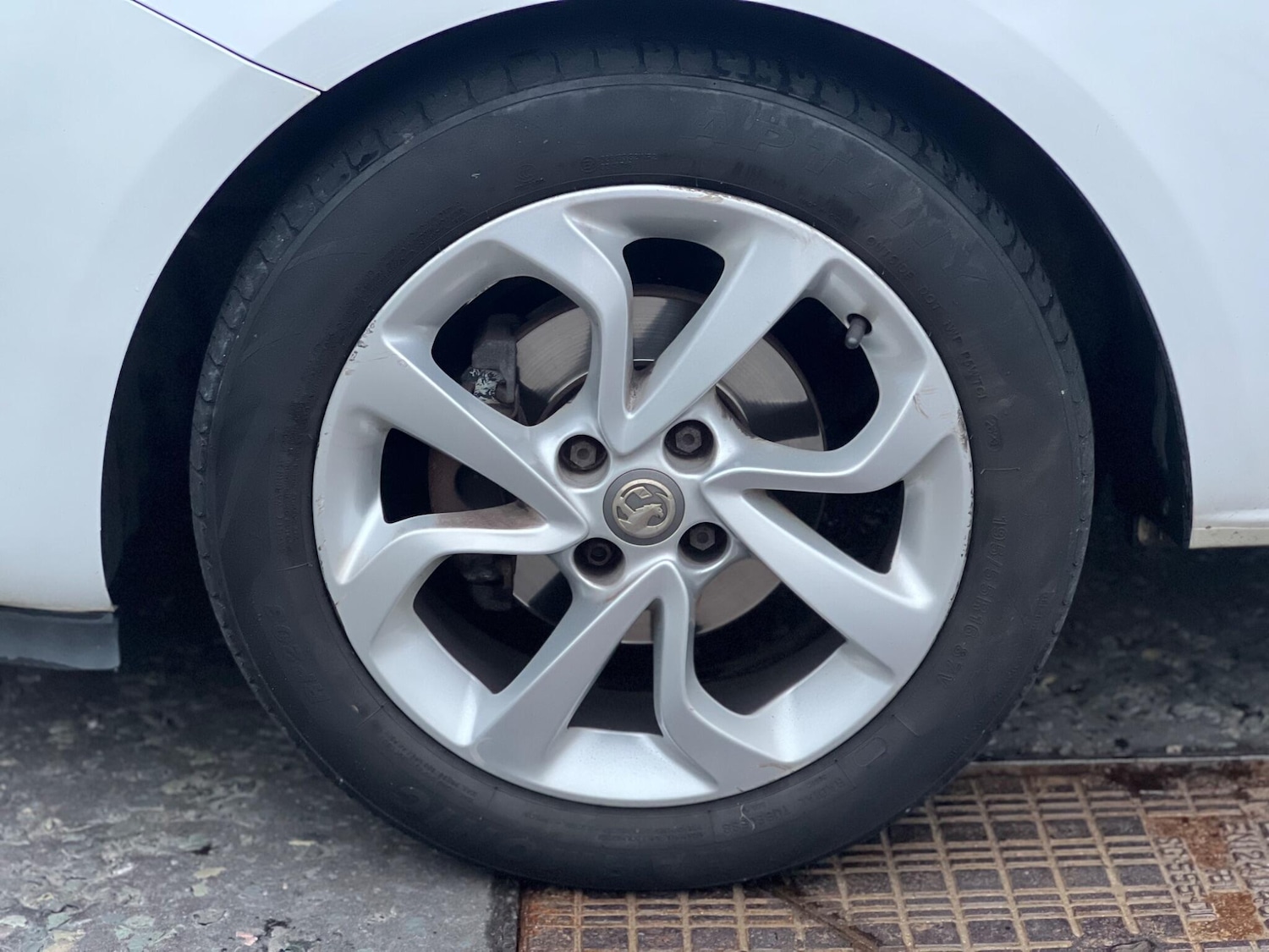 Used Vauxhall Corsa 2016 for sale - 77040271: Photo 32