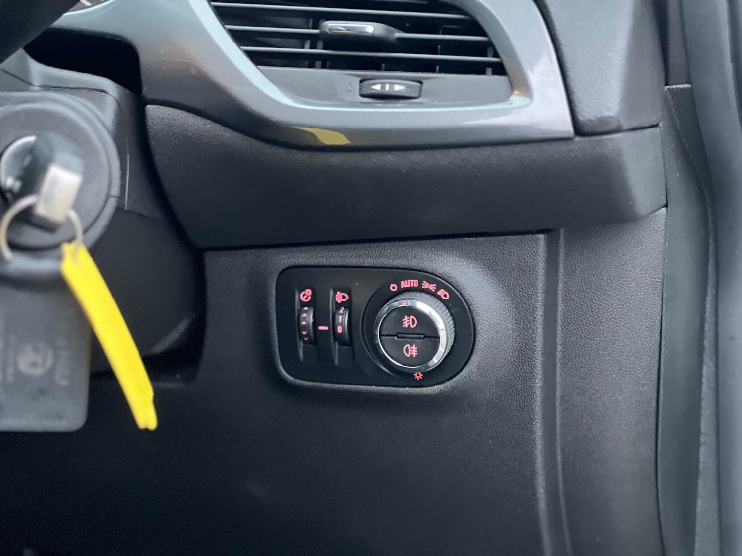 Used Vauxhall Corsa 2016 for sale - 77040271: Photo 35