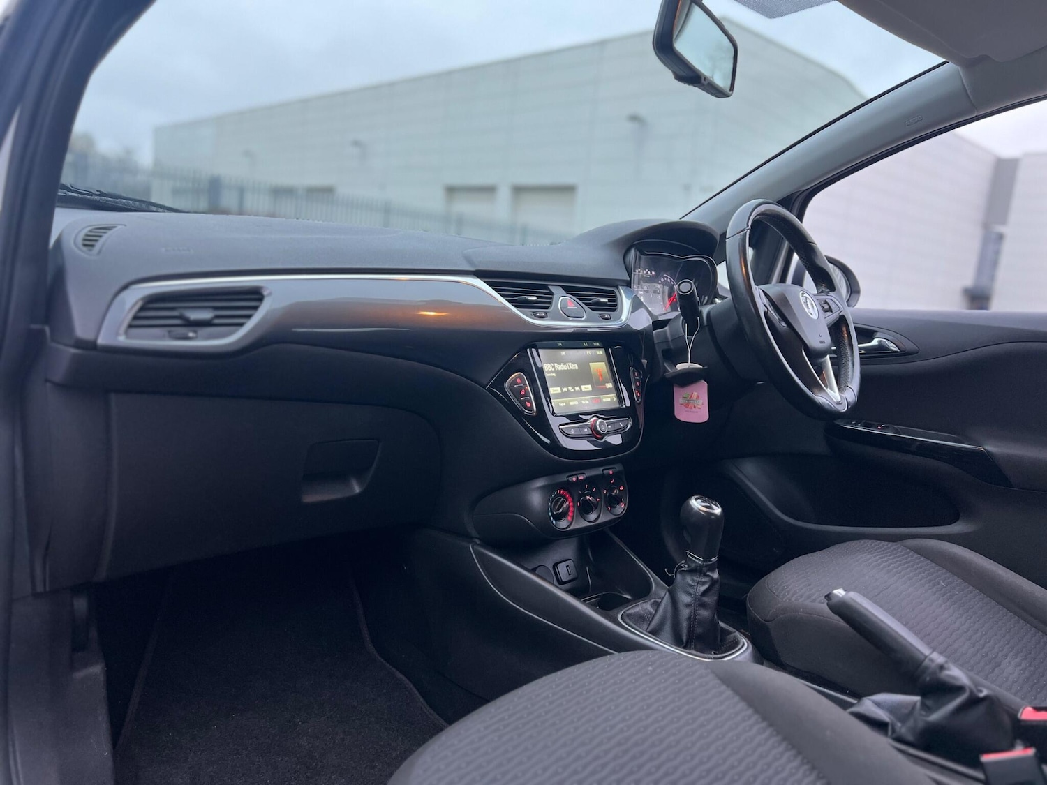 Used Vauxhall Corsa 2016 for sale - 77040271: Photo 4