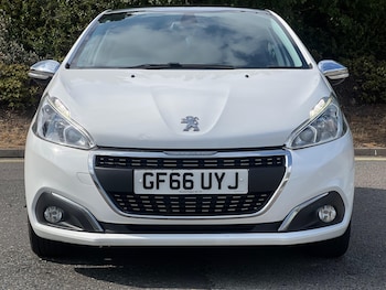 Used Peugeot 208 2016 for sale - 79304321: Photo