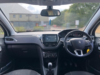 Used Peugeot 208 2016 for sale - 79304321: Photo
