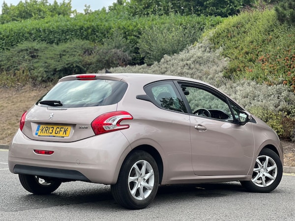 Used Peugeot 208 2013 for sale - 75519318: Photo 8