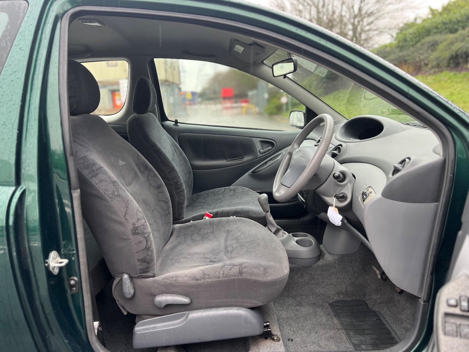 Used Toyota Yaris 2002 for sale - 77215018: Photo 16