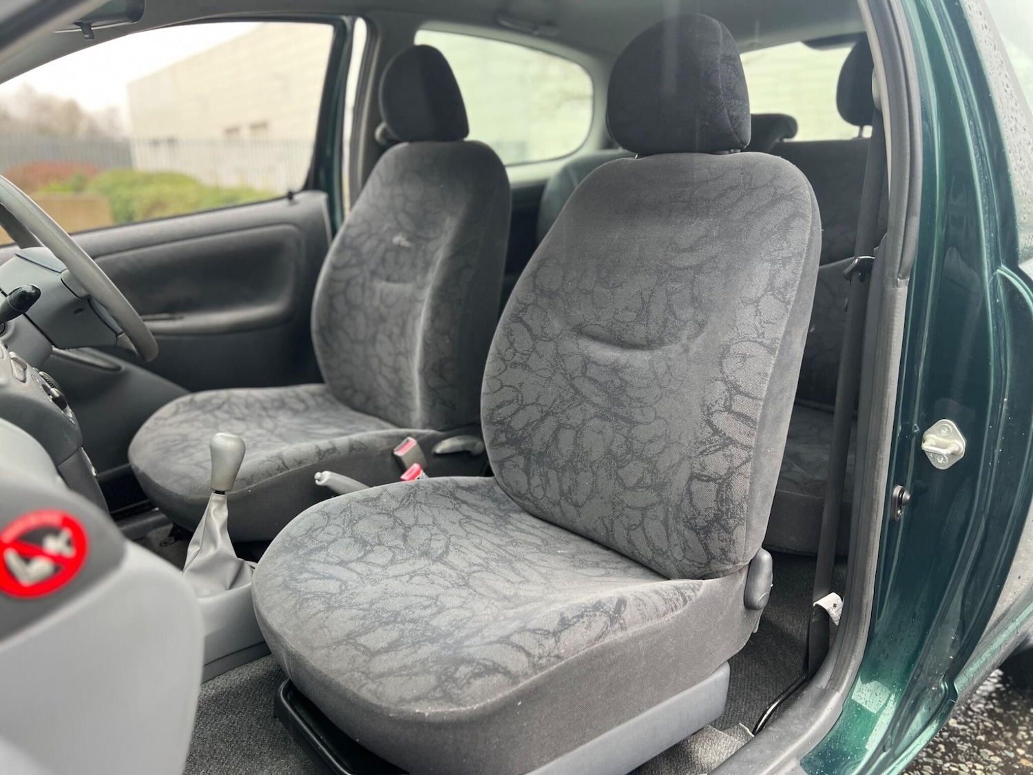 Used Toyota Yaris 2002 for sale - 77215018: Photo 19