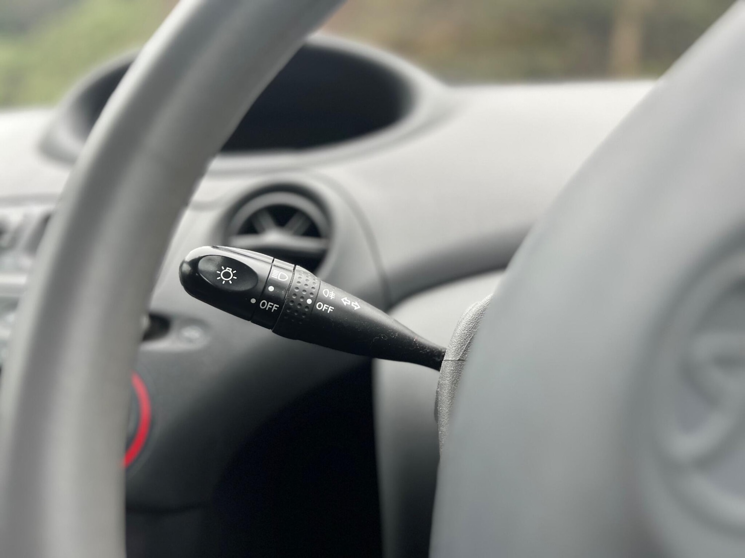 Used Toyota Yaris 2002 for sale - 77215018: Photo 22