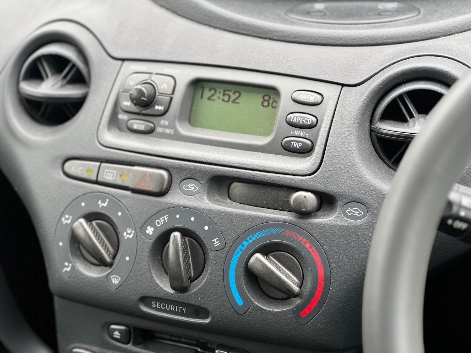 Used Toyota Yaris 2002 for sale - 77215018: Photo 23