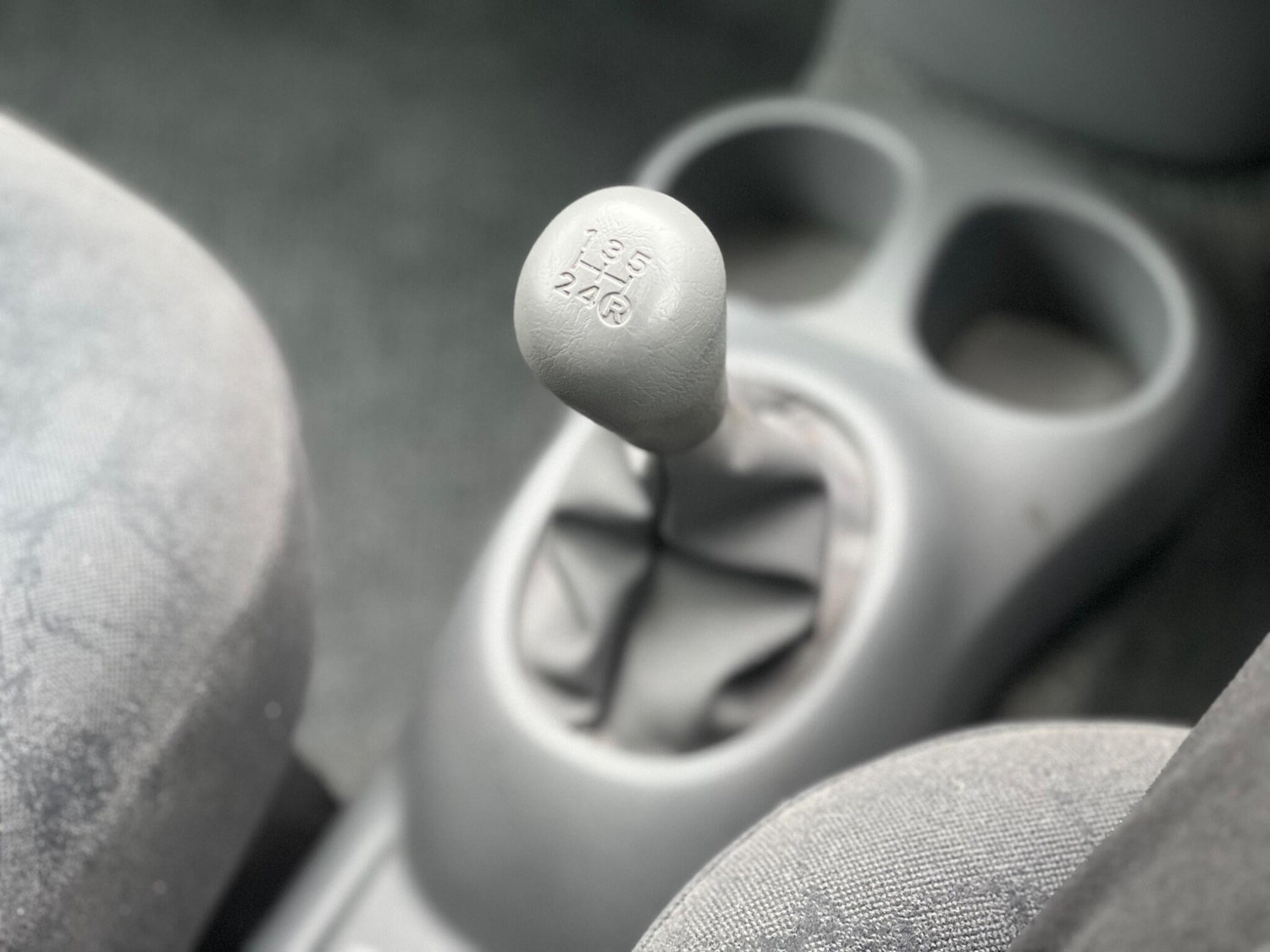 Used Toyota Yaris 2002 for sale - 77215018: Photo 25