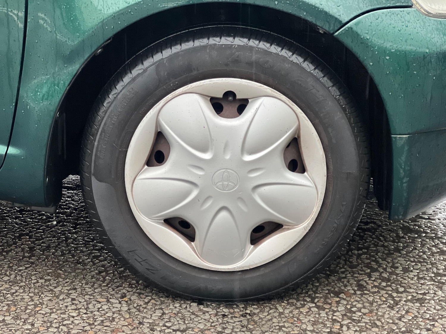 Used Toyota Yaris 2002 for sale - 77215018: Photo 29