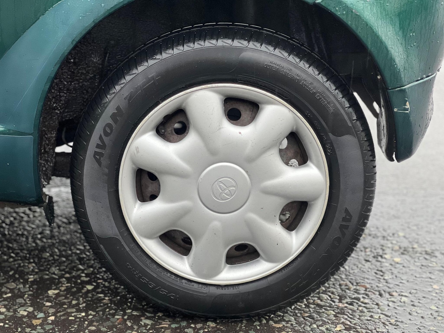 Used Toyota Yaris 2002 for sale - 77215018: Photo 32