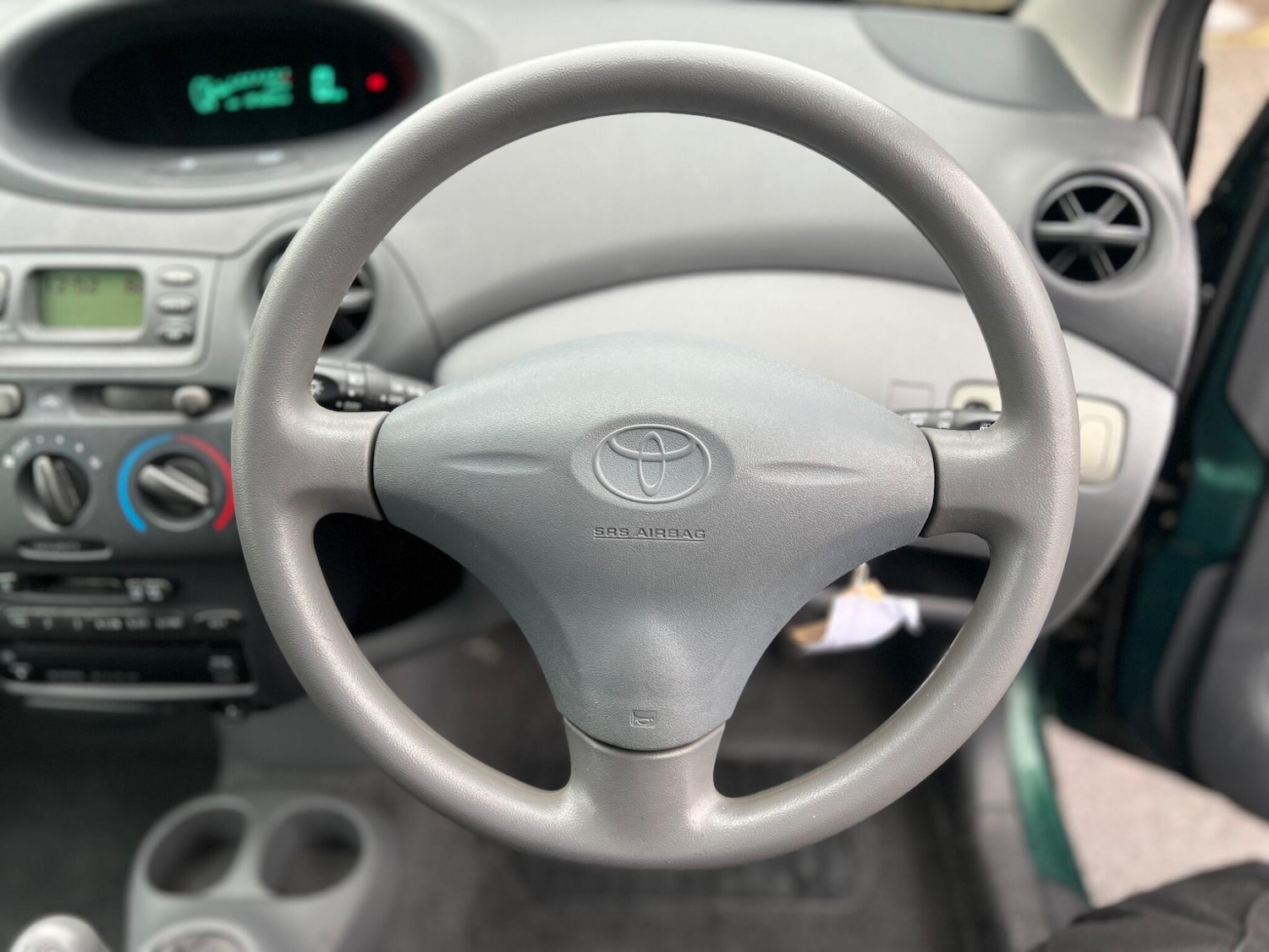 Used Toyota Yaris 2002 for sale - 77215018: Photo 5