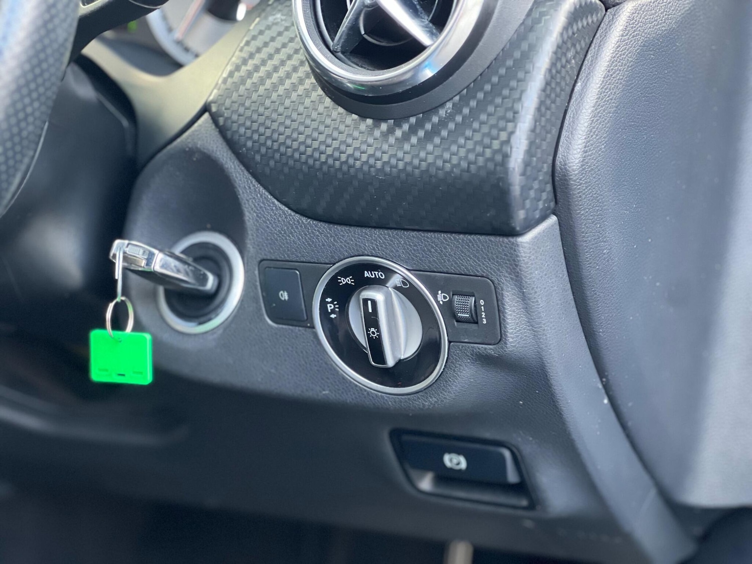 Used Mercedes-Benz A-Class 2014 for sale - 76991340: Photo 39