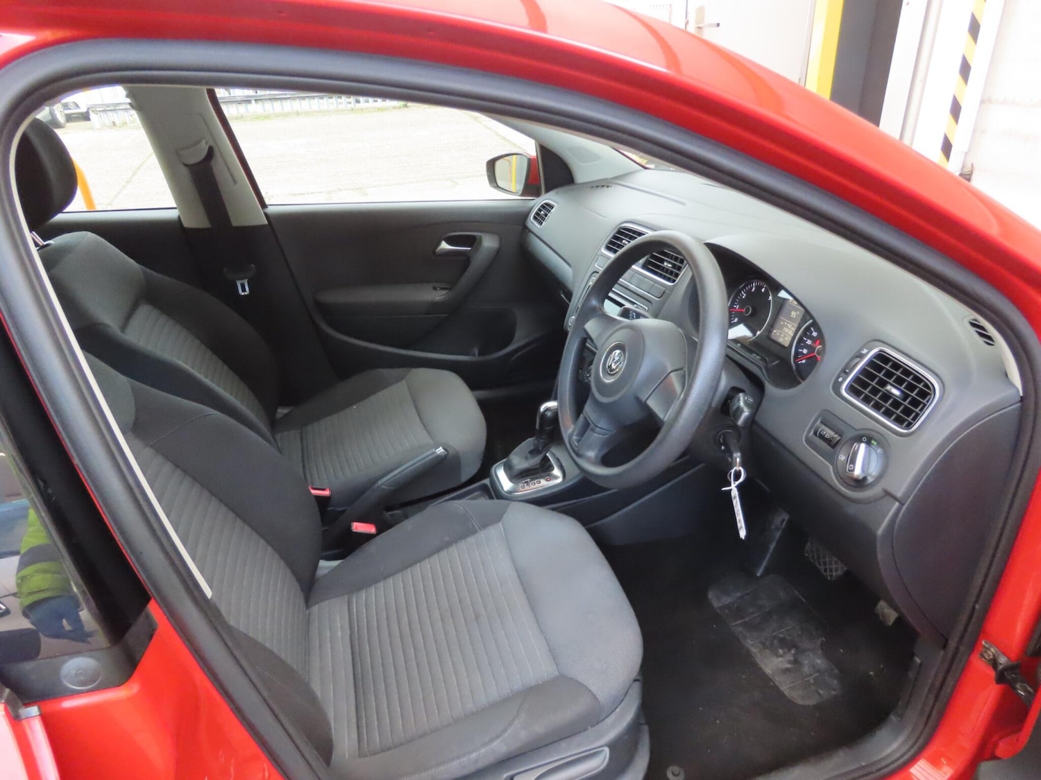 Used Volkswagen Polo 2010 for sale - 77709784: Photo 5