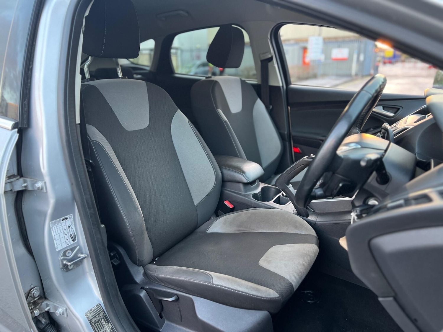 Used Ford Focus 2011 for sale - 76913430: Photo 17