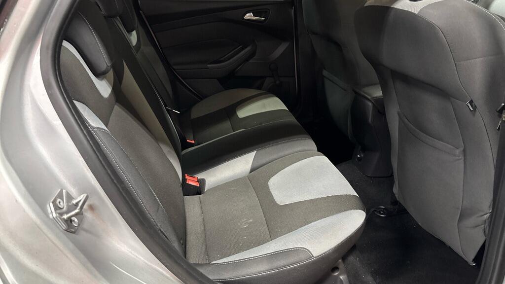 Used Ford Focus 2011 for sale - 76913430: Photo 8