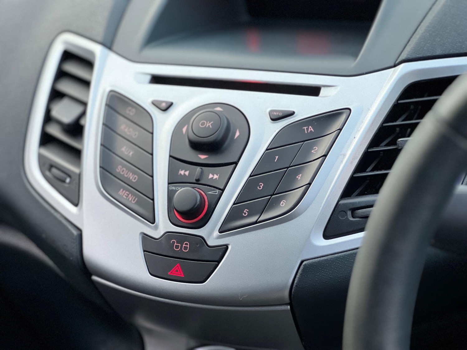 Used Ford Fiesta 2012 for sale - 76550393: Photo 29