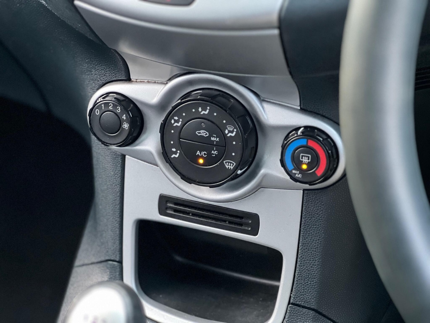 Used Ford Fiesta 2012 for sale - 76550393: Photo 30