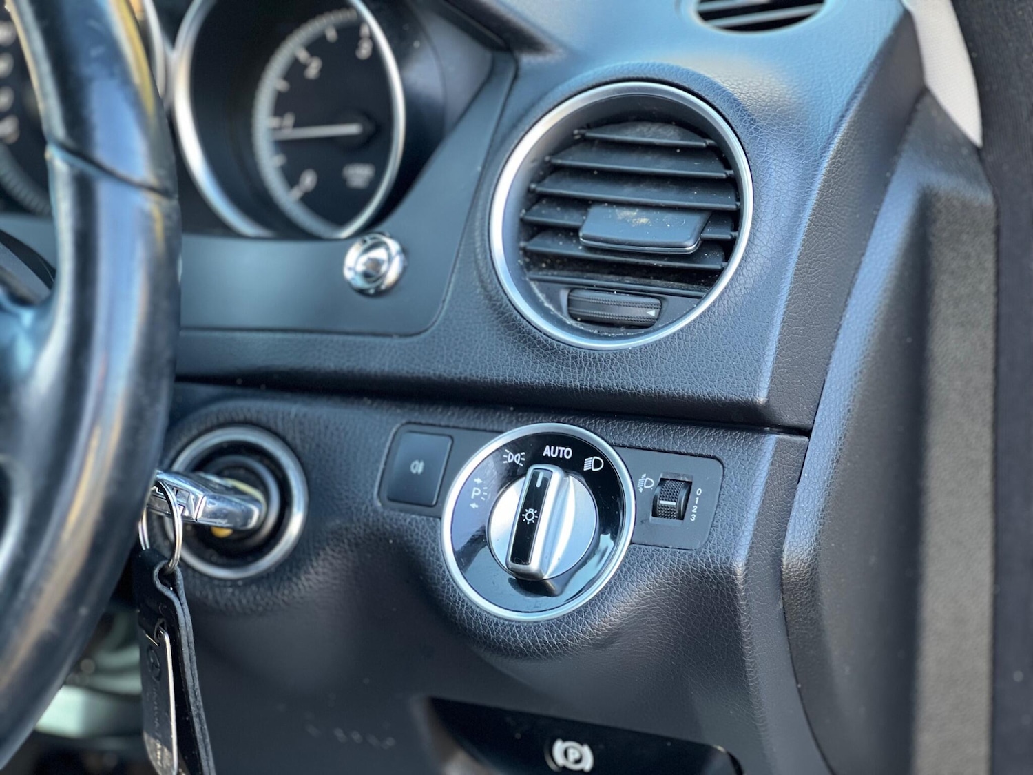 Used Mercedes-Benz C Class 2013 for sale - 77015460: Photo 38