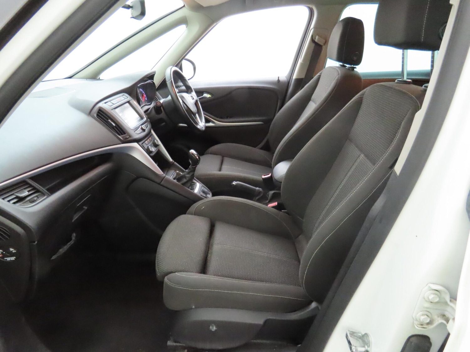 Used Vauxhall Zafira 2017 for sale - 76378088: Photo 8