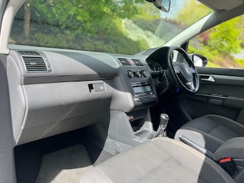 Used Volkswagen Touran 2013 for sale - 78318445: Photo