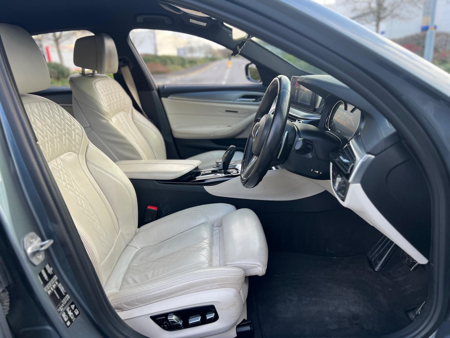 Used BMW 5 Series 2017 for sale - 77050219: Photo 17