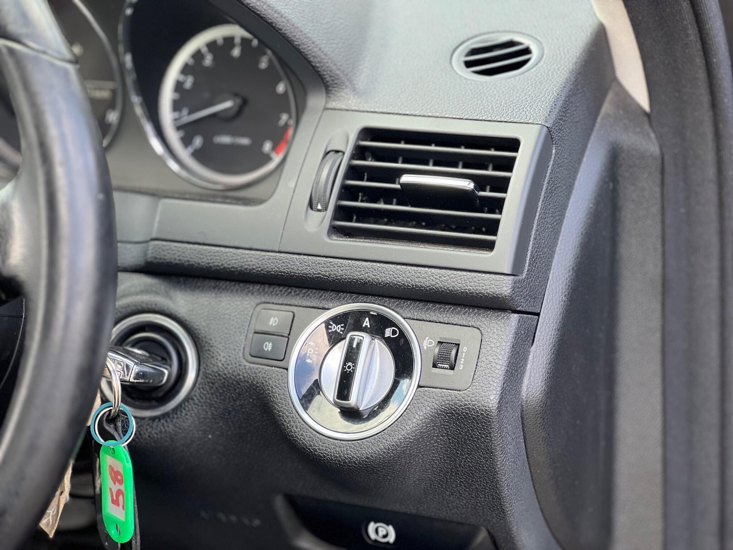 Used Mercedes-Benz C Class 2011 for sale - 77345042: Photo 40