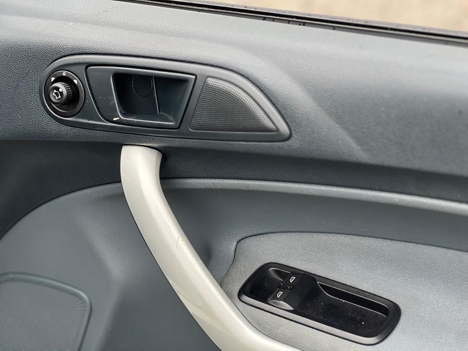 Used Ford Fiesta 2010 for sale - 77359158: Photo 39