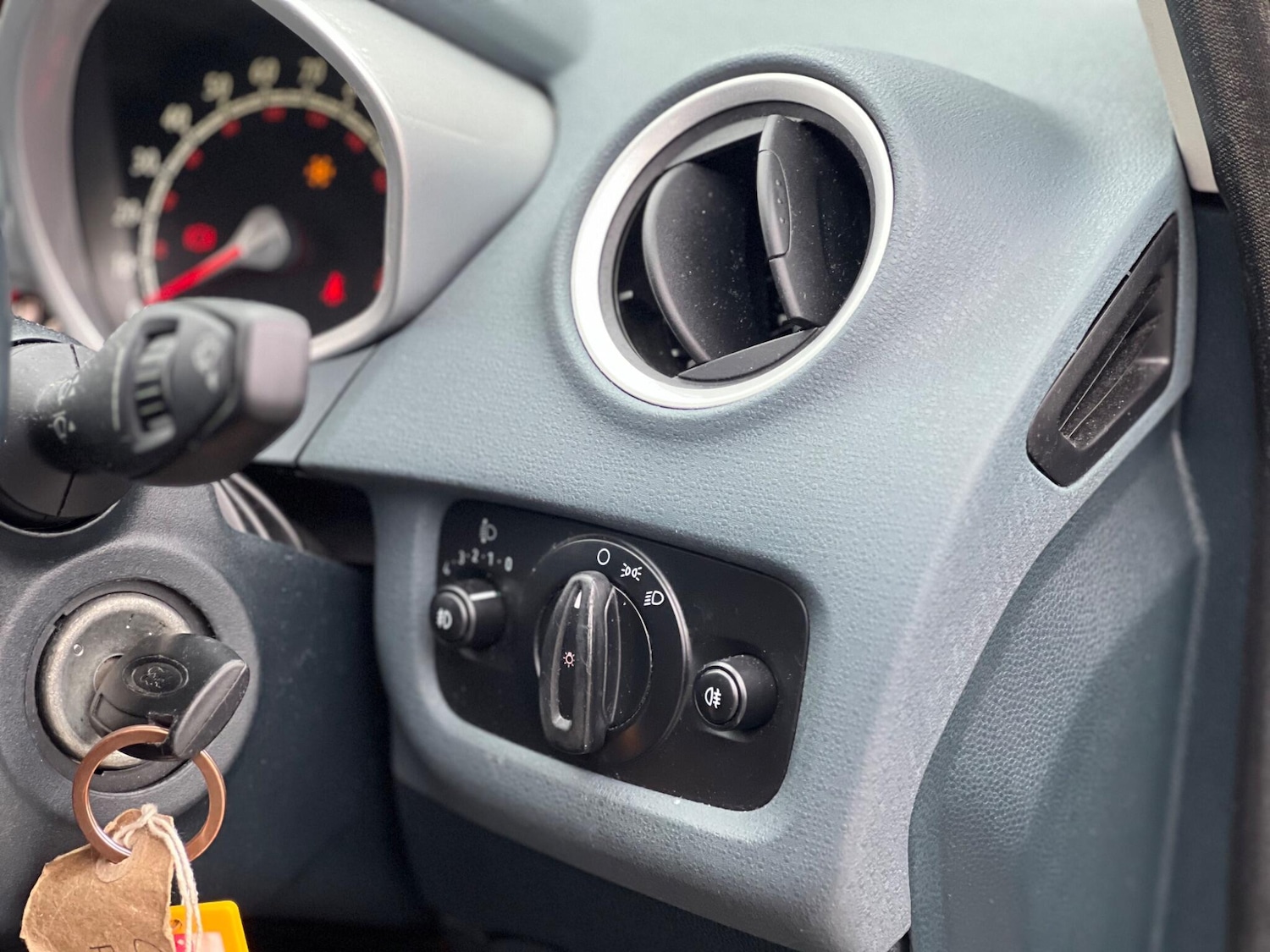 Used Ford Fiesta 2010 for sale - 77359158: Photo 40