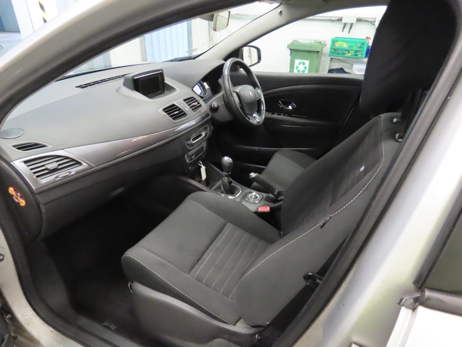 Used Renault Megane 2015 for sale - 77970136: Photo 2