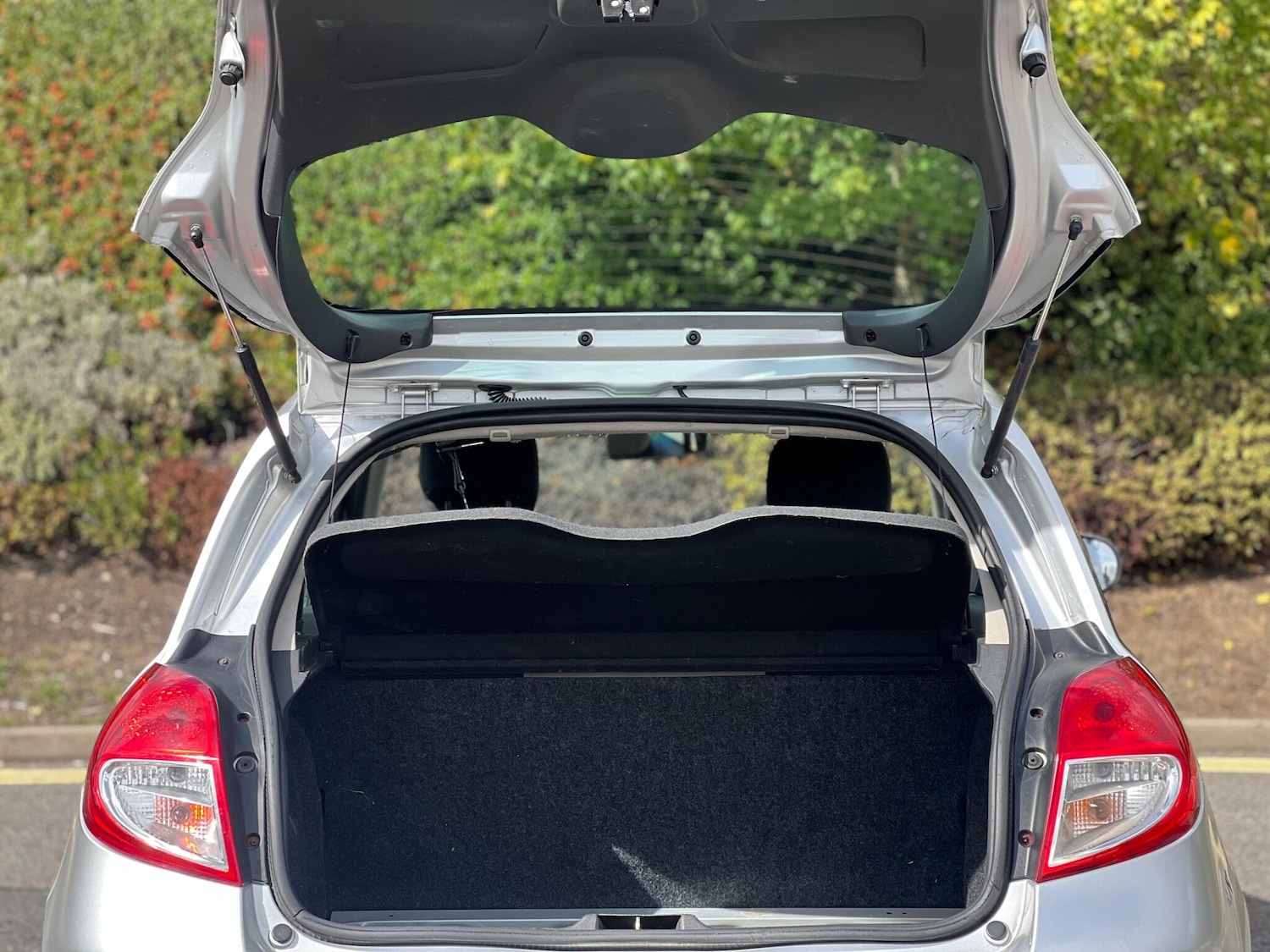 Used Renault Clio 2009 for sale - 76389048: Photo 15