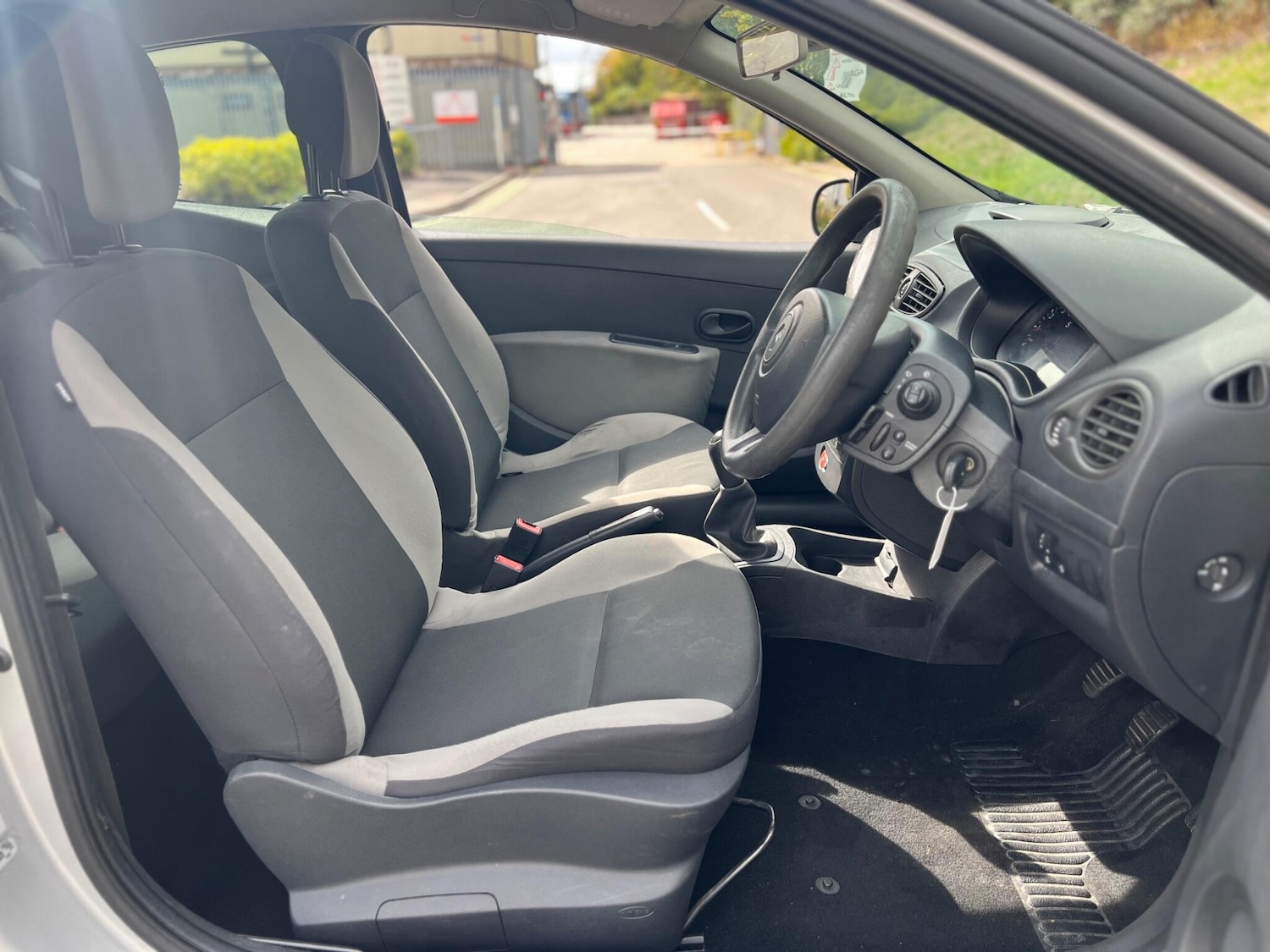 Used Renault Clio 2009 for sale - 76389048: Photo 16