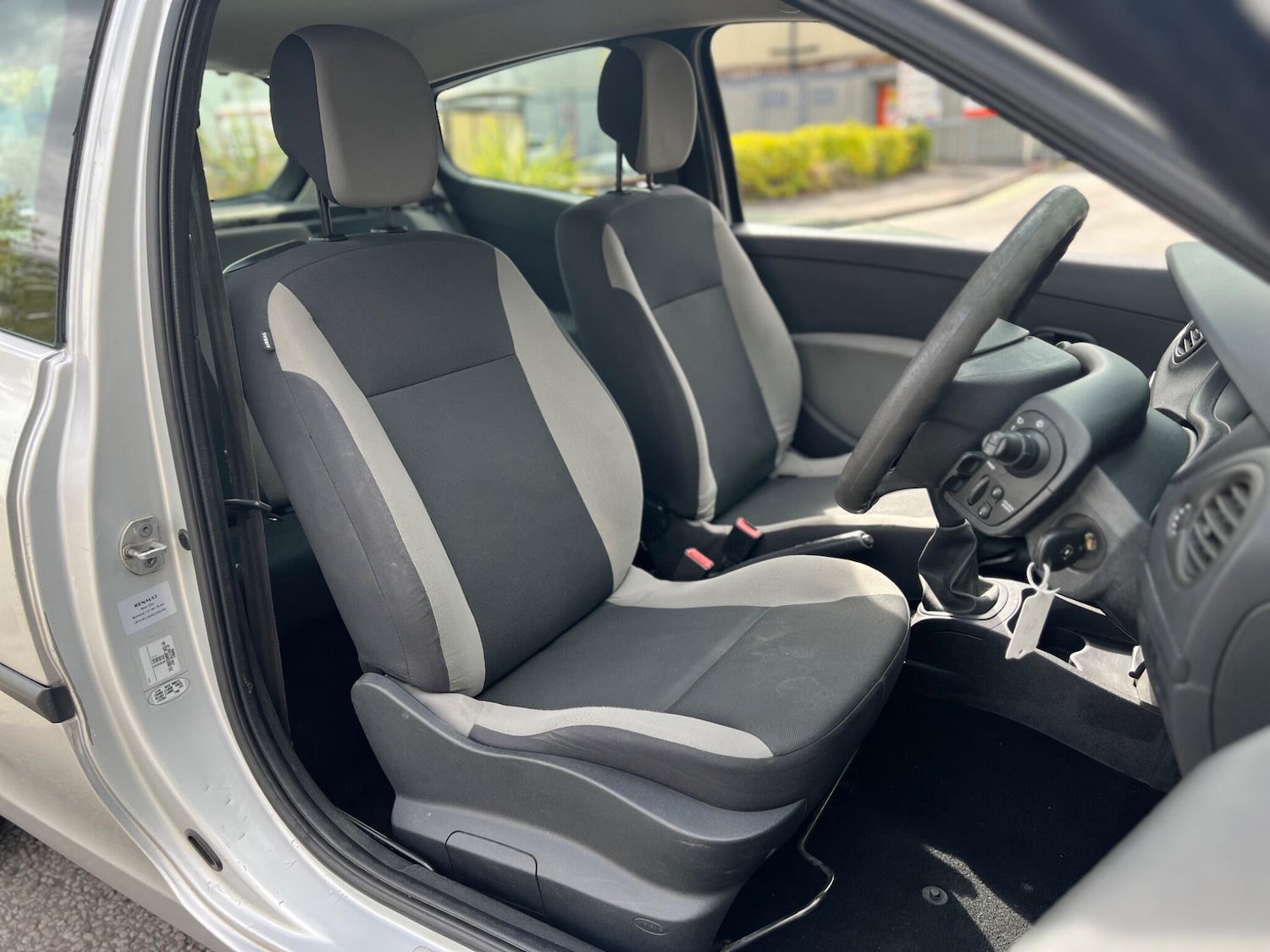 Used Renault Clio 2009 for sale - 76389048: Photo 17