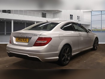 Used Mercedes-Benz C Class 2012 for sale - 76440612: Photo