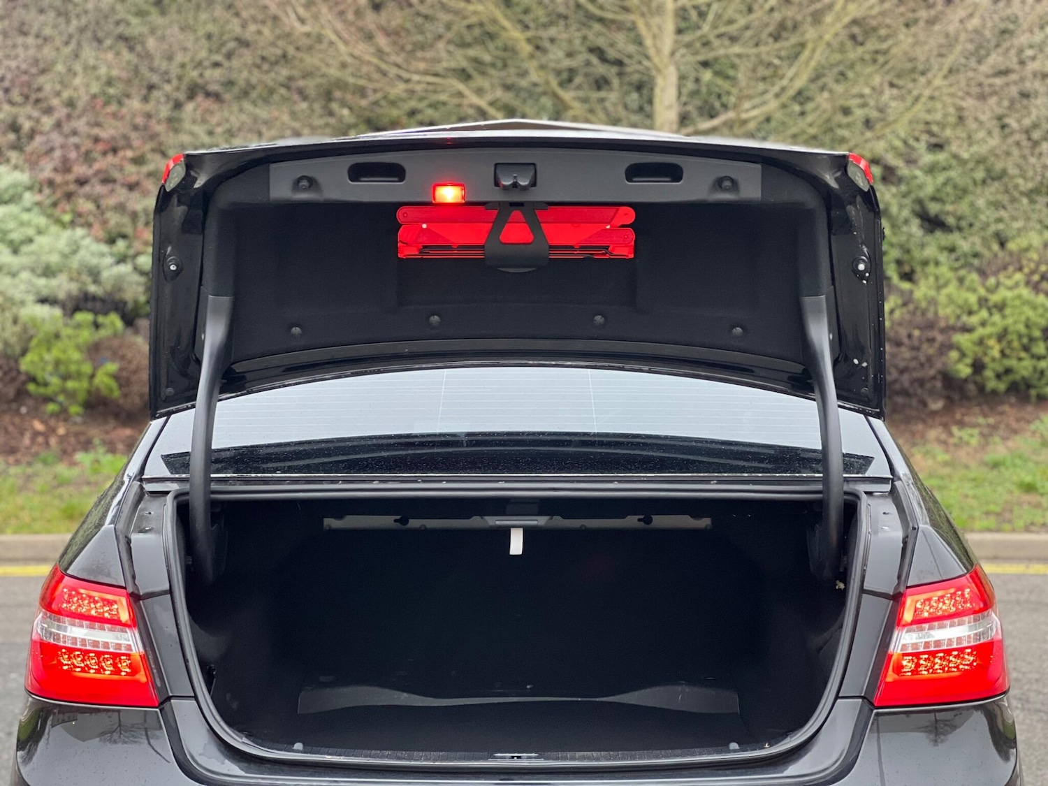 Used Mercedes-Benz E Class 2013 for sale - 77982278: Photo 16