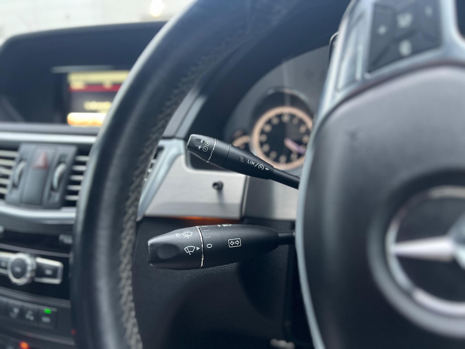 Used Mercedes-Benz E Class 2013 for sale - 77982278: Photo 28