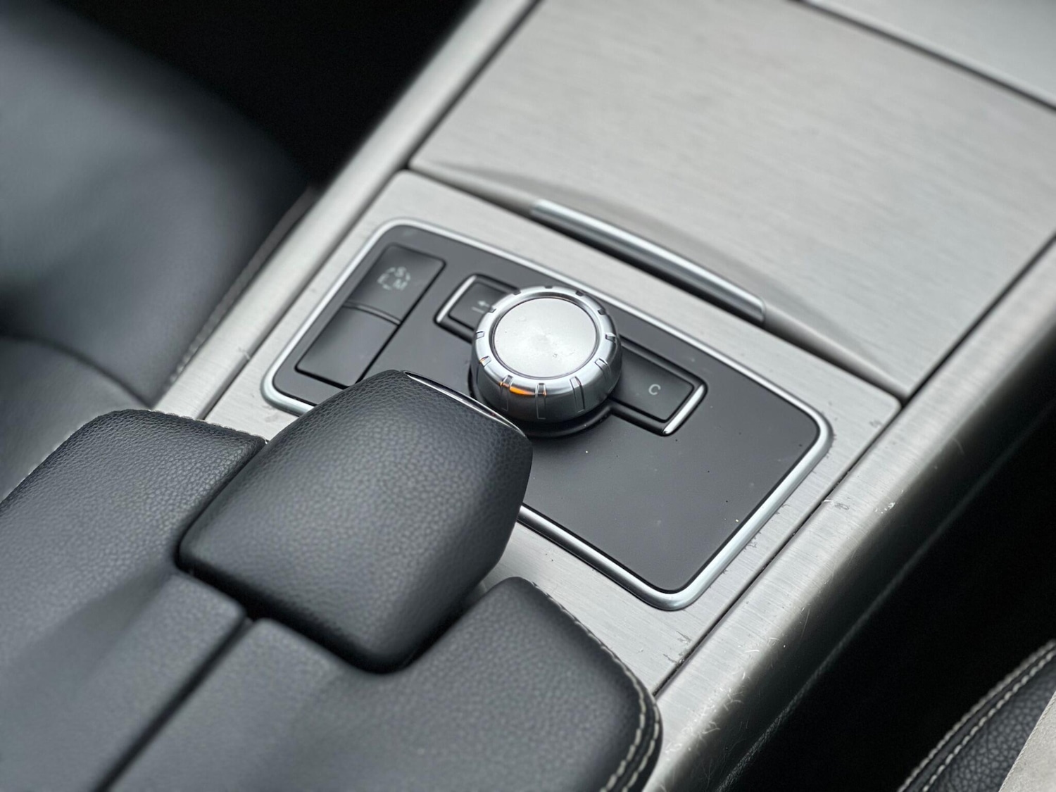 Used Mercedes-Benz E Class 2013 for sale - 77982278: Photo 32