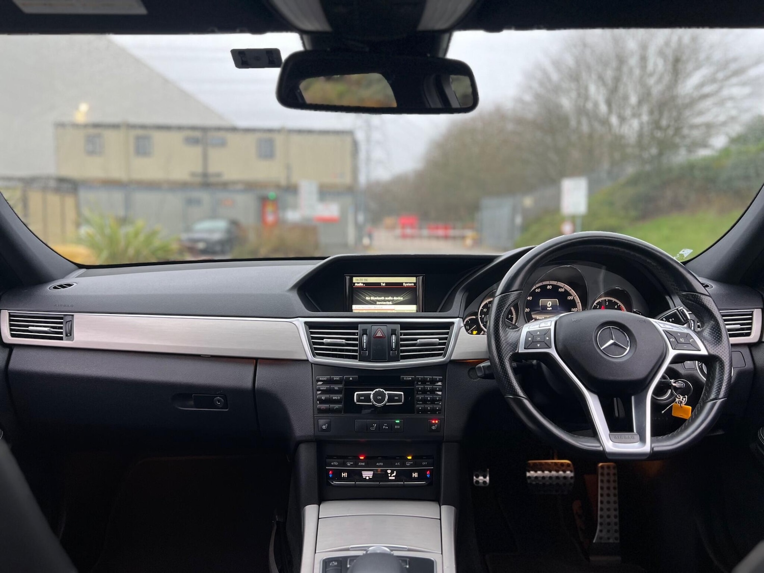 Used Mercedes-Benz E Class 2013 for sale - 77982278: Photo 4