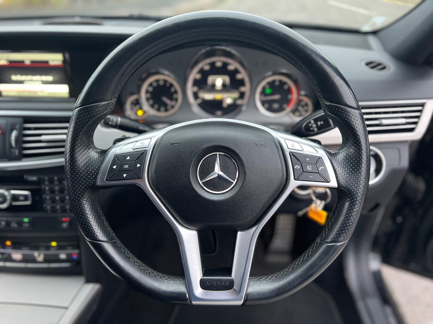 Used Mercedes-Benz E Class 2013 for sale - 77982278: Photo 6