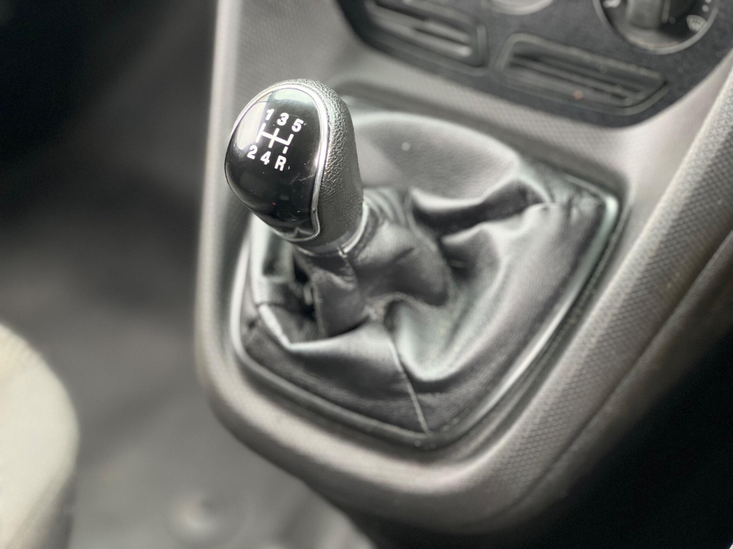 Used Ford Transit Connect 2018 for sale - 76179352: Photo 24