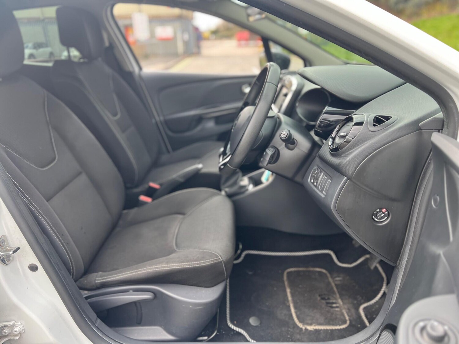 Used Renault Clio 2015 for sale - 78019285: Photo 15