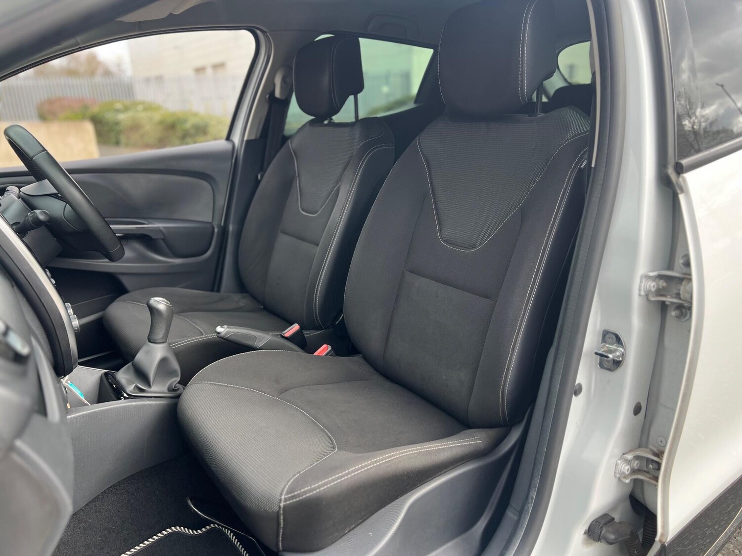 Used Renault Clio 2015 for sale - 78019285: Photo 18