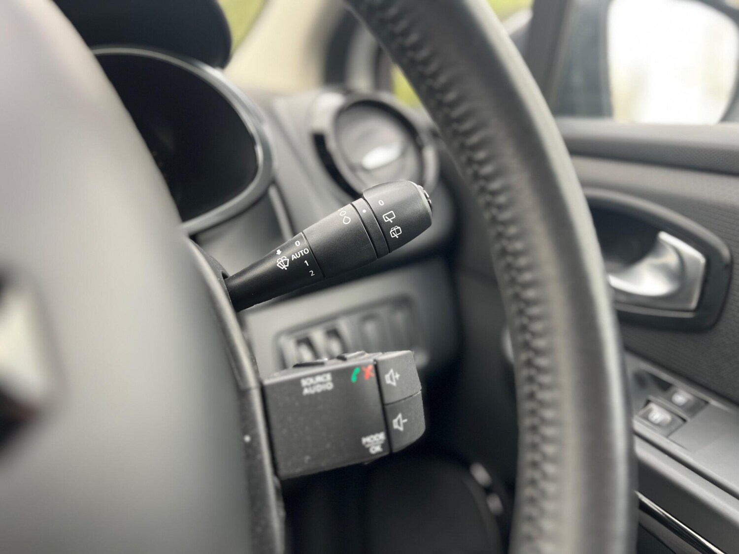 Used Renault Clio 2015 for sale - 78019285: Photo 25