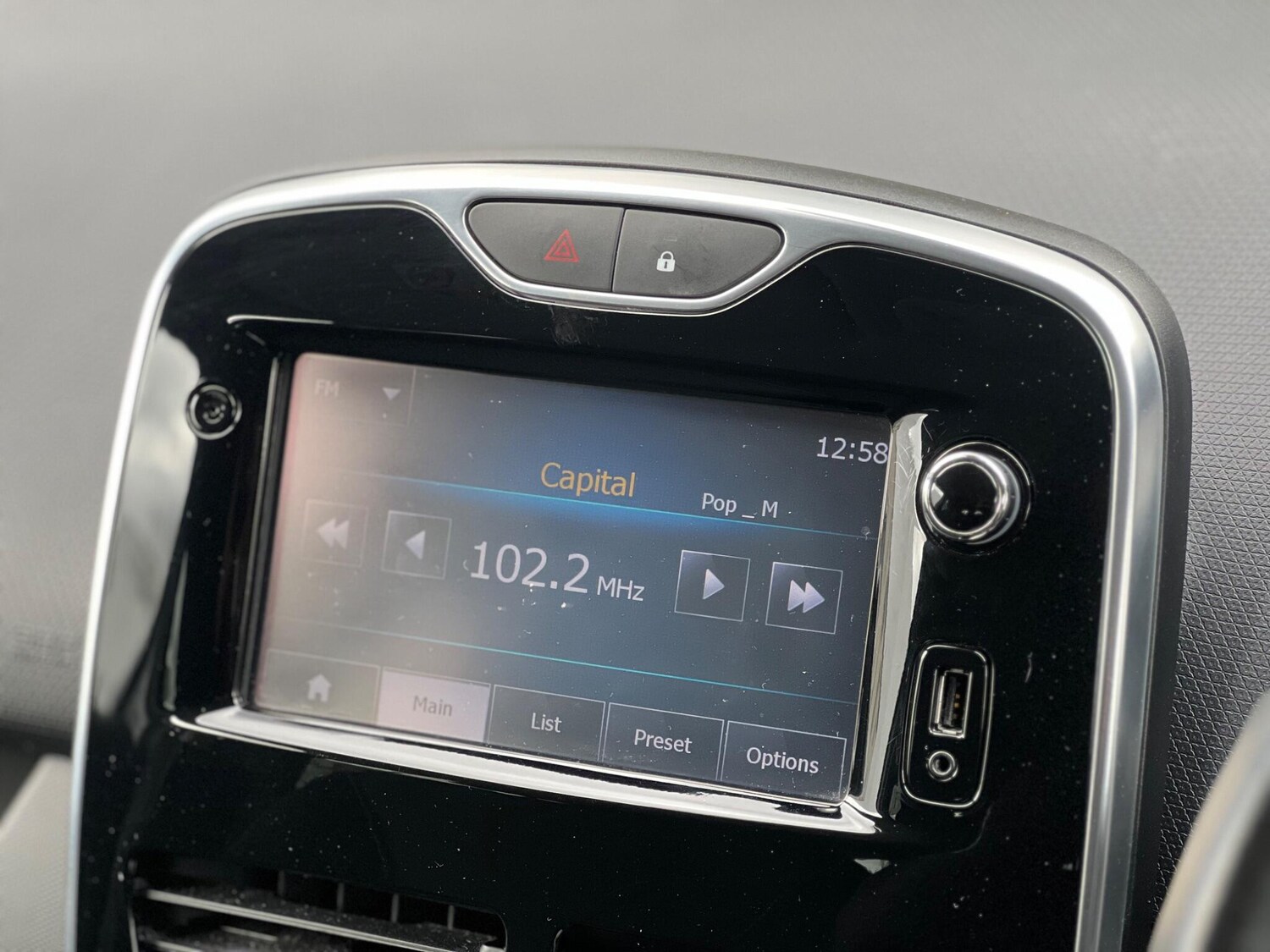 Used Renault Clio 2015 for sale - 78019285: Photo 27